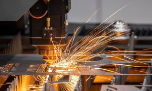 4 differences between CO2 and fiber laser cutting technology explained by Mac-Tech