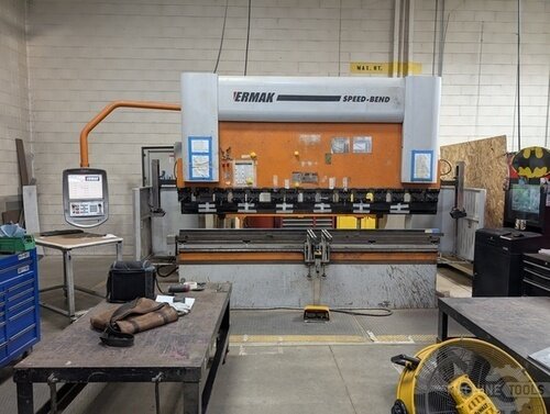 Ermak (Ermaksan/Ermak branding) SPEED-BEND press brake front view