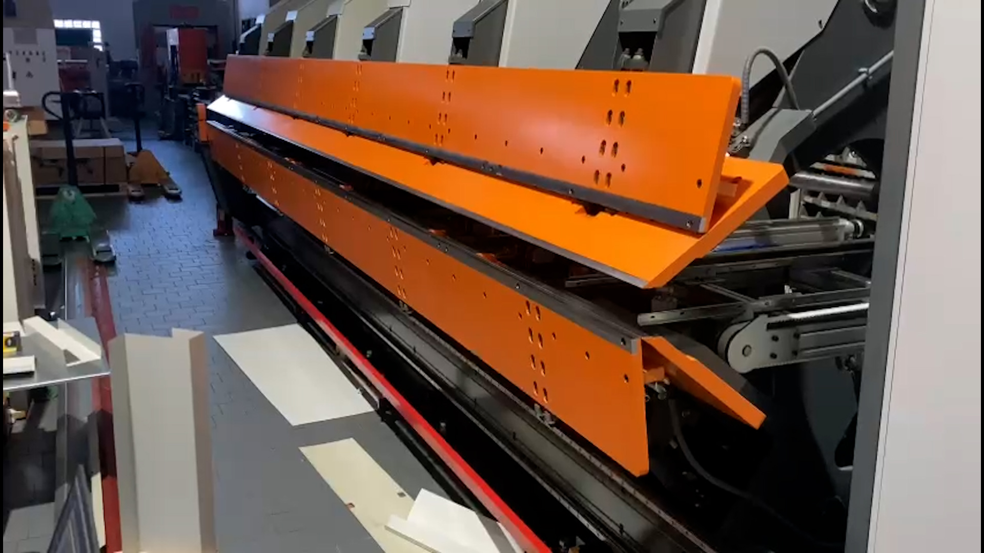 Handling Big Panels? Long Folders and Up/Down Systems Make It Easy