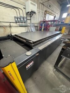 HK FS 3015 fiber laser cutting machine detail view